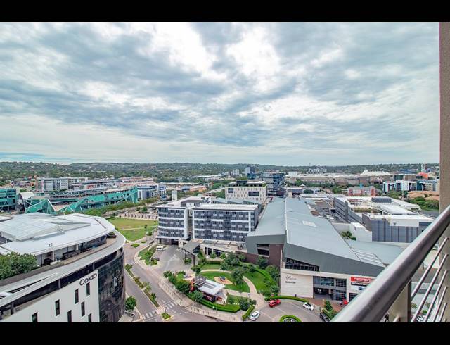 1 BEDROOM APARTMENT FOR SALE IN MENLYN